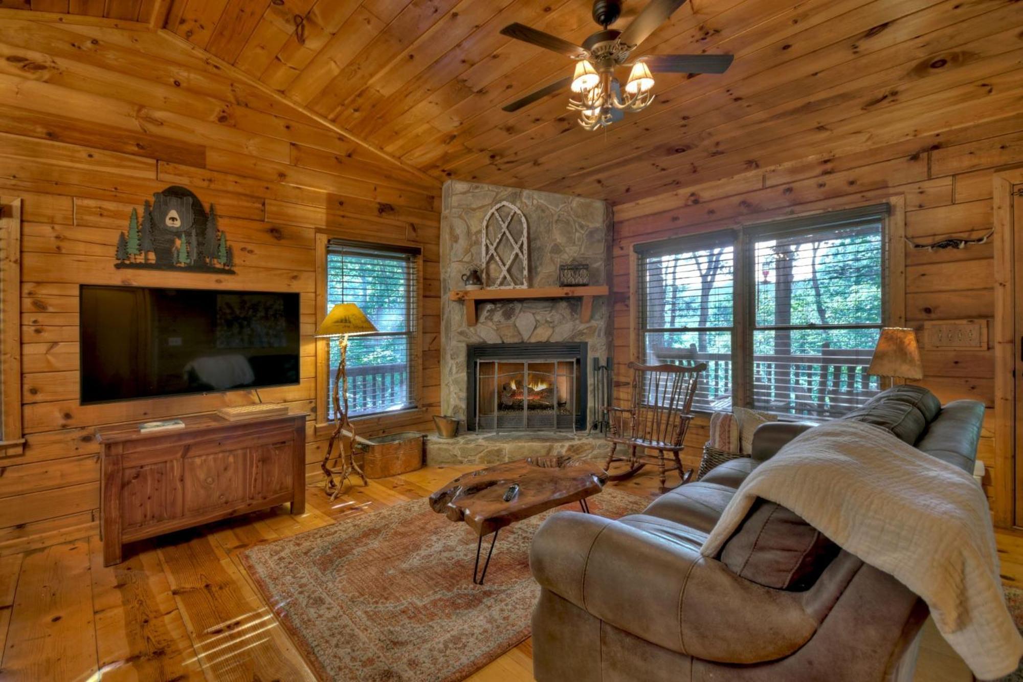 Bearfoot Ridge Wood-Burning Fireplace Cozy Hot Tub Serene Views Ellijay Eksteriør billede