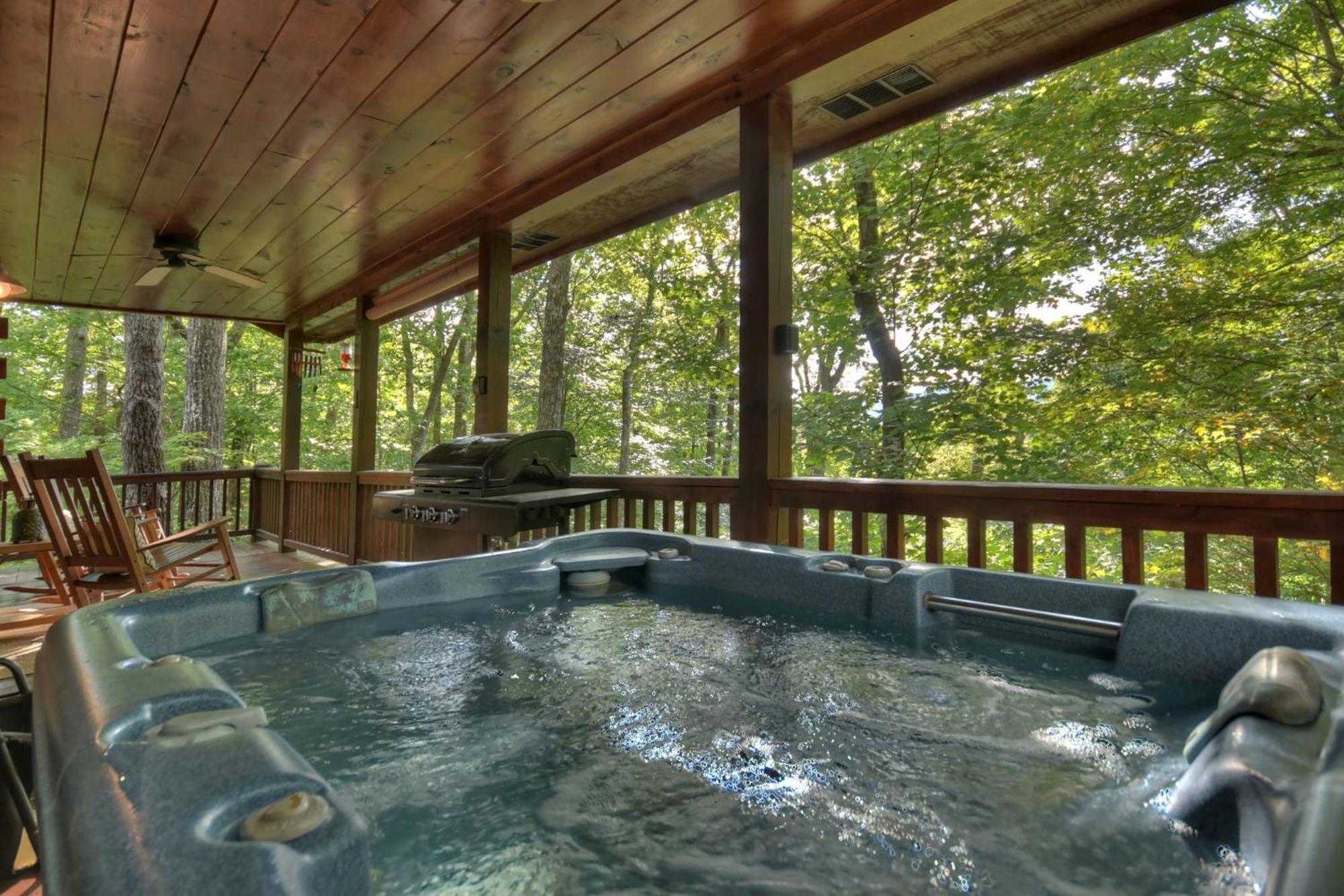 Bearfoot Ridge Wood-Burning Fireplace Cozy Hot Tub Serene Views Ellijay Eksteriør billede