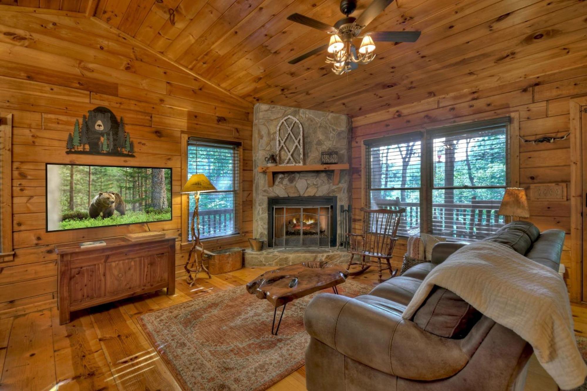 Bearfoot Ridge Wood-Burning Fireplace Cozy Hot Tub Serene Views Ellijay Eksteriør billede