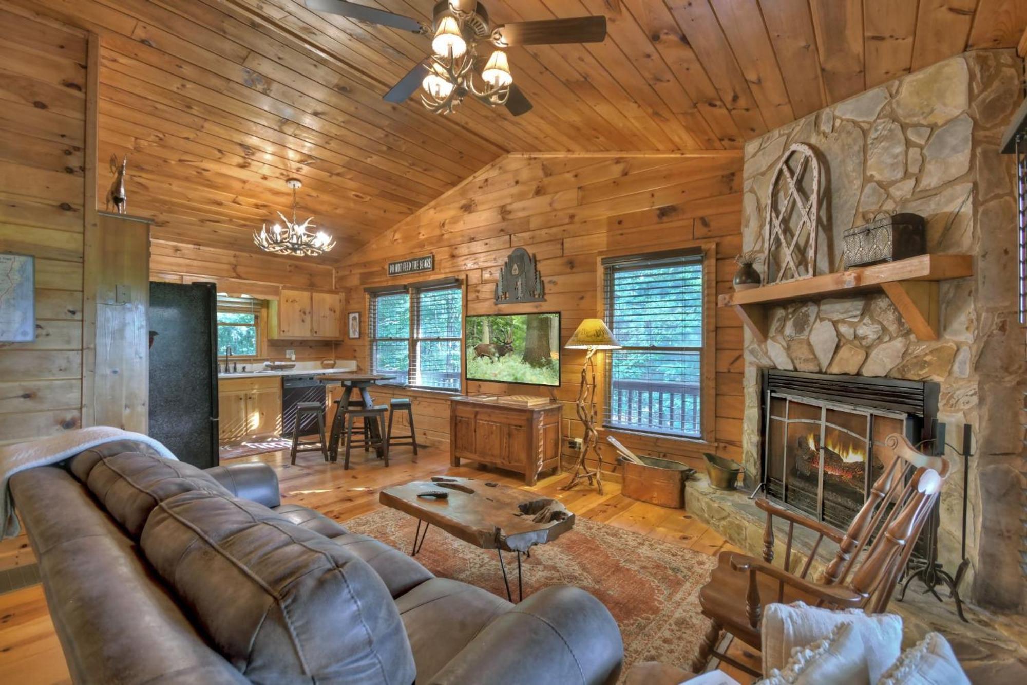 Bearfoot Ridge Wood-Burning Fireplace Cozy Hot Tub Serene Views Ellijay Eksteriør billede